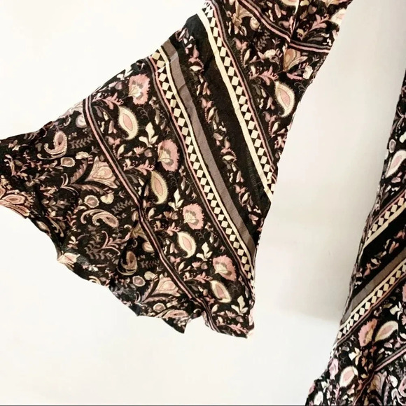 Altar’d State Long Sleeve Black Cream Pink Floral Swing Dress New Size Medium M - Picture 3 of 9